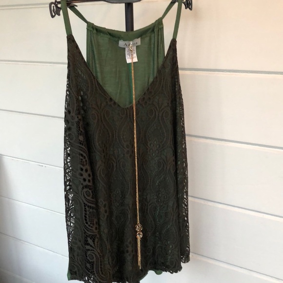 NEW Lace Top & Necklace - Picture 3 of 6